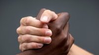 Pour l’égalité, le respect et la dignité, nous devons « parler d’une seule voix » contre le racisme
