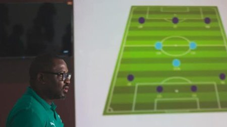 Panthères du Gabon : Mouyouma va-t-il surprendre ce vendredi avec du sang neuf ?
