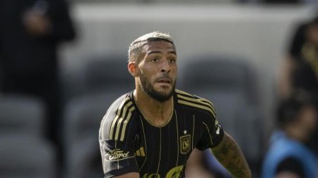 France : L’AS Saint-Etienne veut activer le retour de Denis Bouanga
