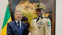 Brice Clotaire Oligui Nguéma échange avec Jean Ping
