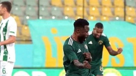 2.Lig : Erokspor écrase Serik Belediye, Guelor Kanga décisif
