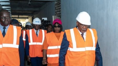 Akure-Davain inspecte l’ENM et le chantier de l’annexe du tribunal de Libreville
