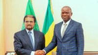 Brice Clotaire Oligui Nguema échange avec Jacques Adiahenot sur des pistes d’amélioration
