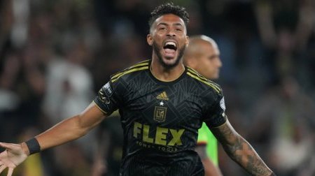 Le mexicain Club América fait les yeux doux à l’international gabonais Denis Bouanga
