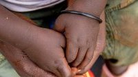 Prévention et traitement du VIH : stagnation des progrès chez les enfants et femmes enceintes
