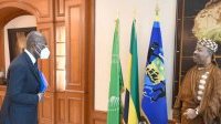 Ali Bongo reçoit le nouveau président de la HAC Germain Ngoyo Moussavou
