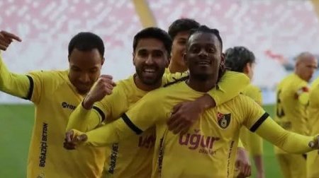 Turquie&nbsp;: Buteur face à Sivasspor, David Sambissa remporte son duel contre Aaron Appindangoyé
