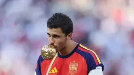 Mondial 2026&nbsp;: Rodri sacré meilleur joueur, Mbappé meilleur buteur, l’Espagne rafle les grands prix
