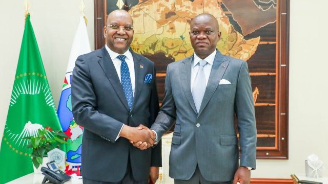 Oligui Nguema et l’ambassadeur d’Angola réaffirment la solidité des liens entre Libreville et Luanda
