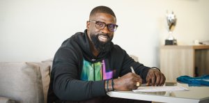 Bruno Ecuele Manga signe pour une saison à Chamois Niortais FC