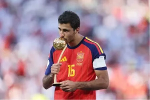 Mondial 2026&nbsp;: Rodri sacré meilleur joueur, Mbappé meilleur buteur, l’Espagne rafle les grands prix