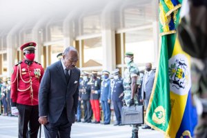 Ali Bongo commémore au palais présidentiel la journée national du drapeau gabonais
